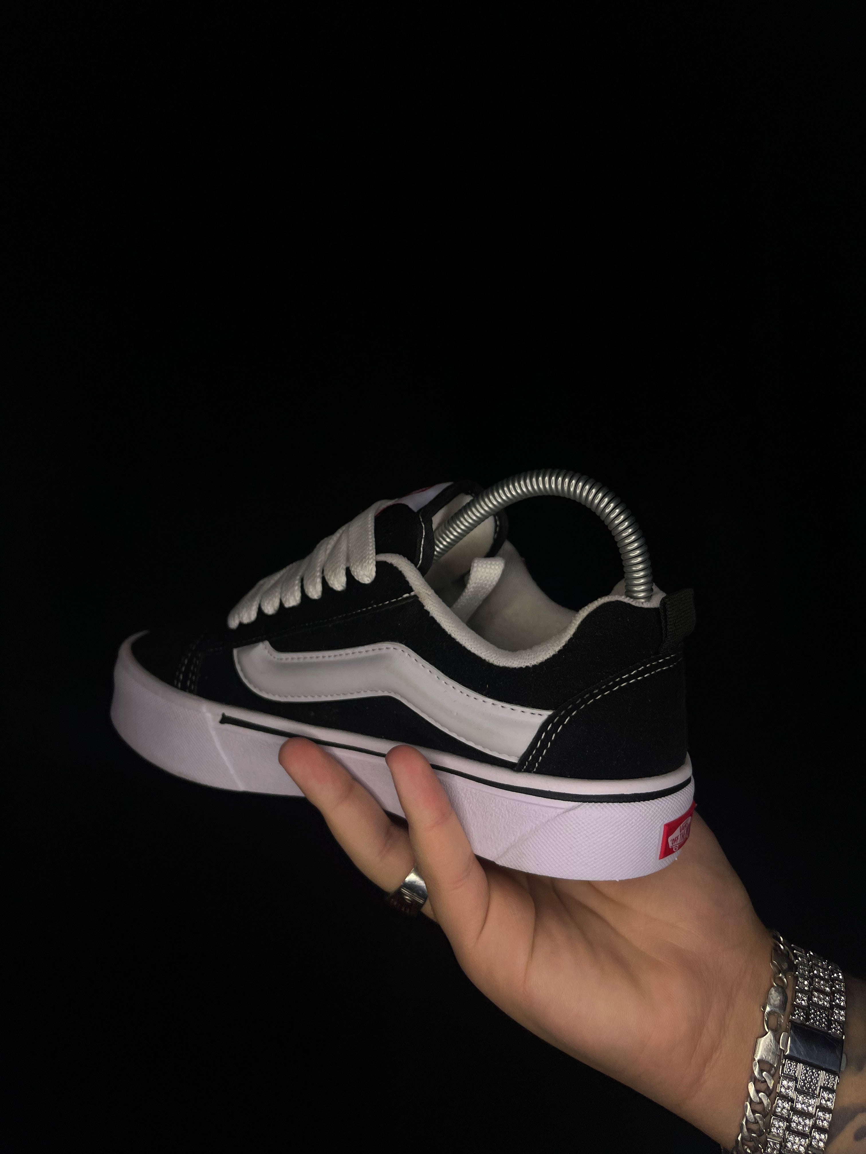 Vans Knu School